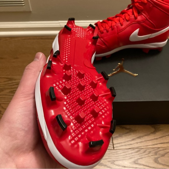 Air Jordan 1 Retro MCS Mens Baseball Cleats University Red/White AV5354 601 NEW - Picture 2 of 4